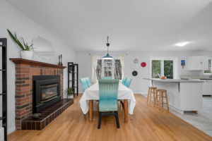 Entertainment sized dining room