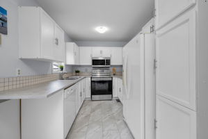 Lots of county space for those who like to cook