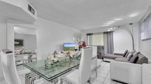 2680 W 76th St Unit 104, Hialeah, FL 33016, US Photo 1