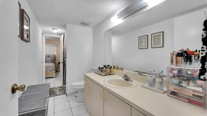 2680 W 76th St Unit 104, Hialeah, FL 33016, US Photo 11