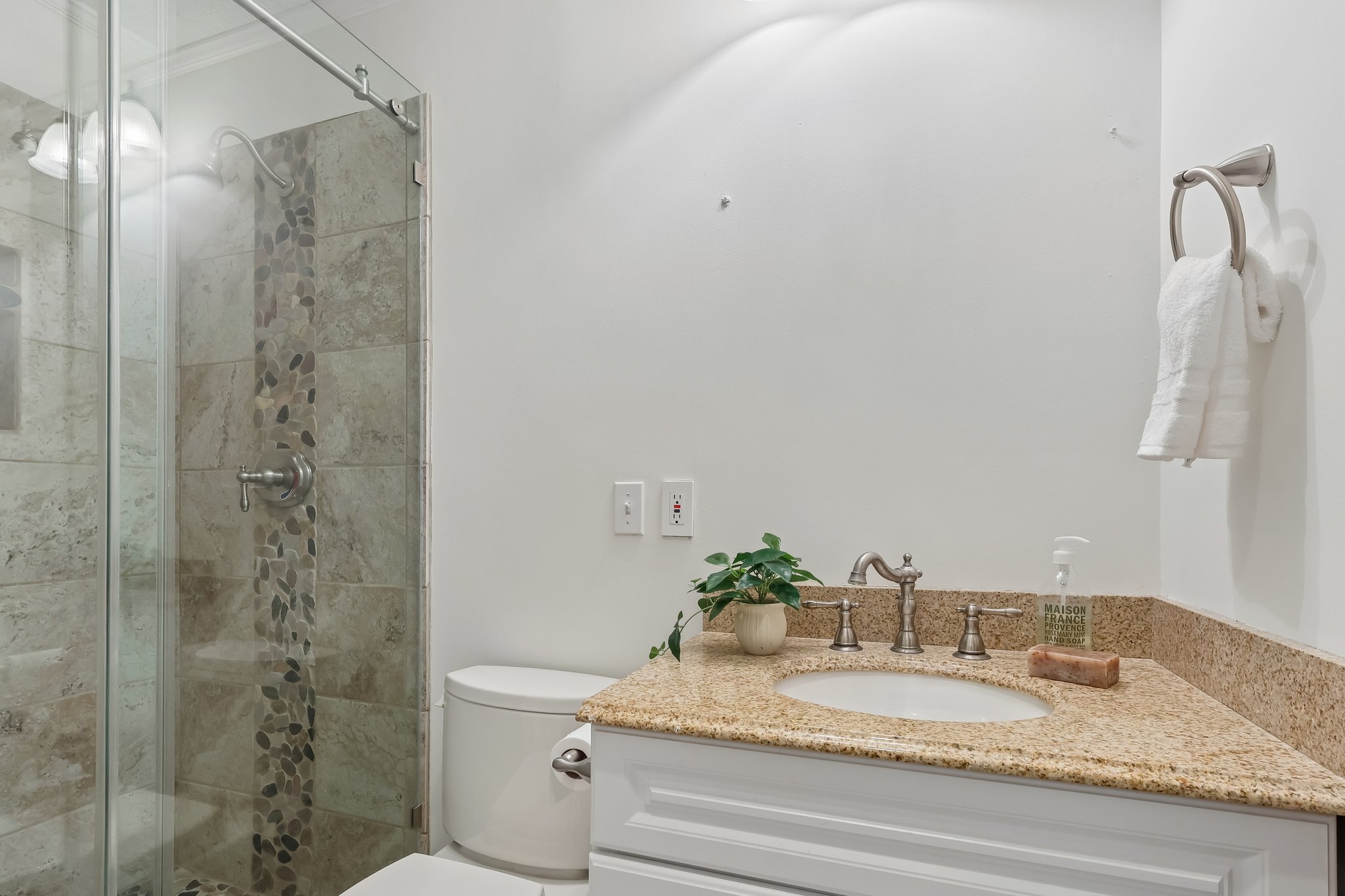 Primrose Ln-S2306-054.jpg