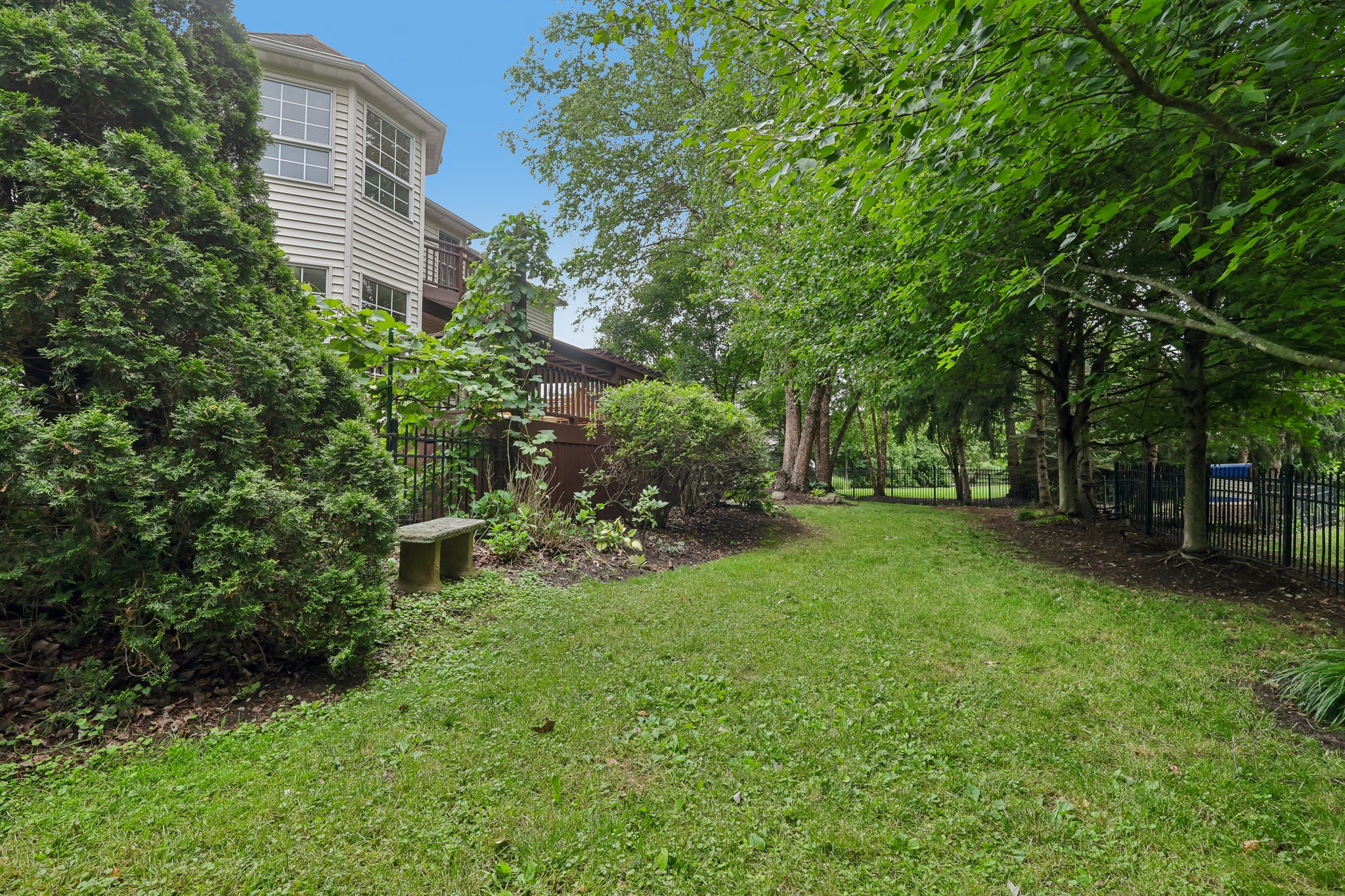 Primrose Ln-S2306-078.jpg