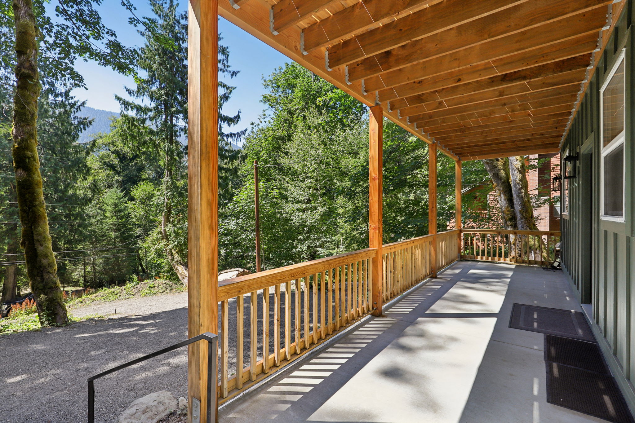 E Henry Creek Rd-S3110-006