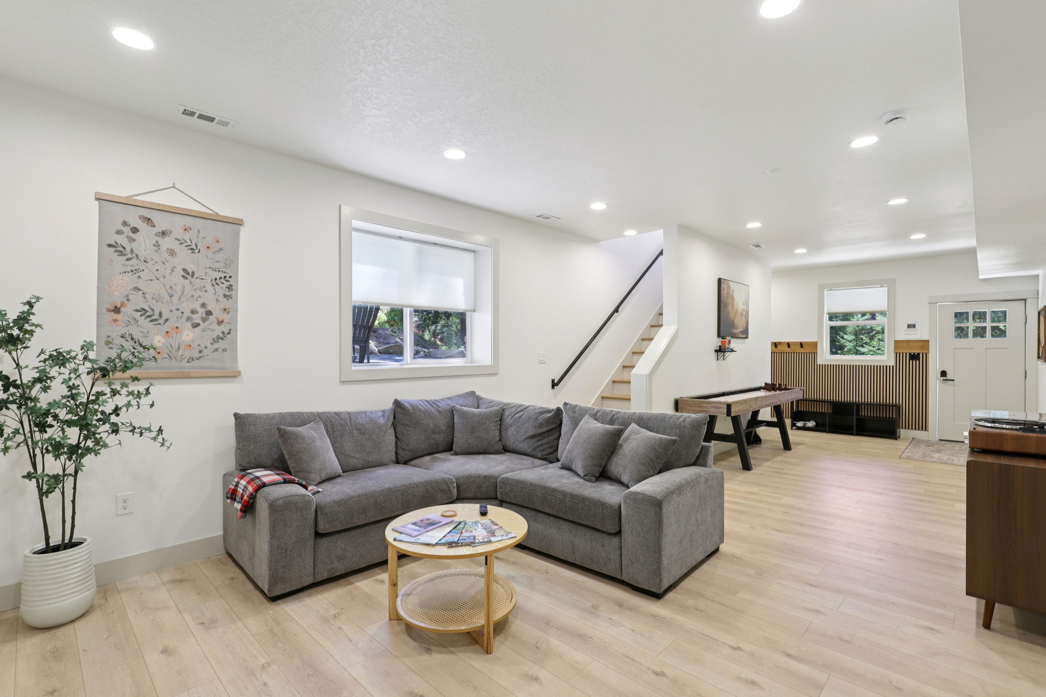 E Henry Creek Rd-S3110-014