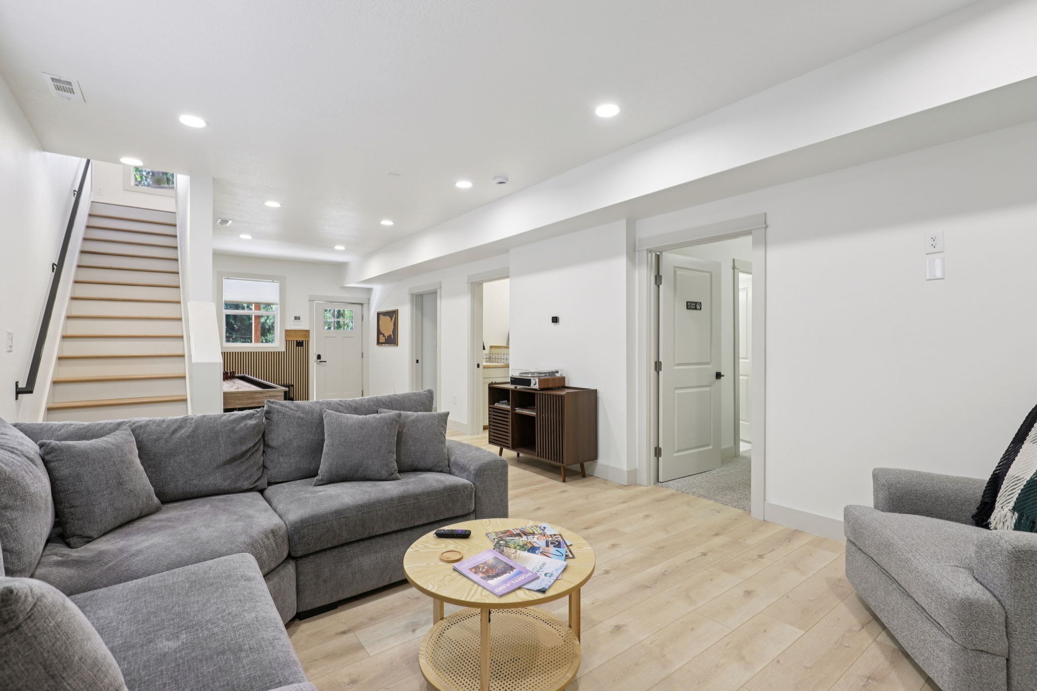 E Henry Creek Rd-S3110-016