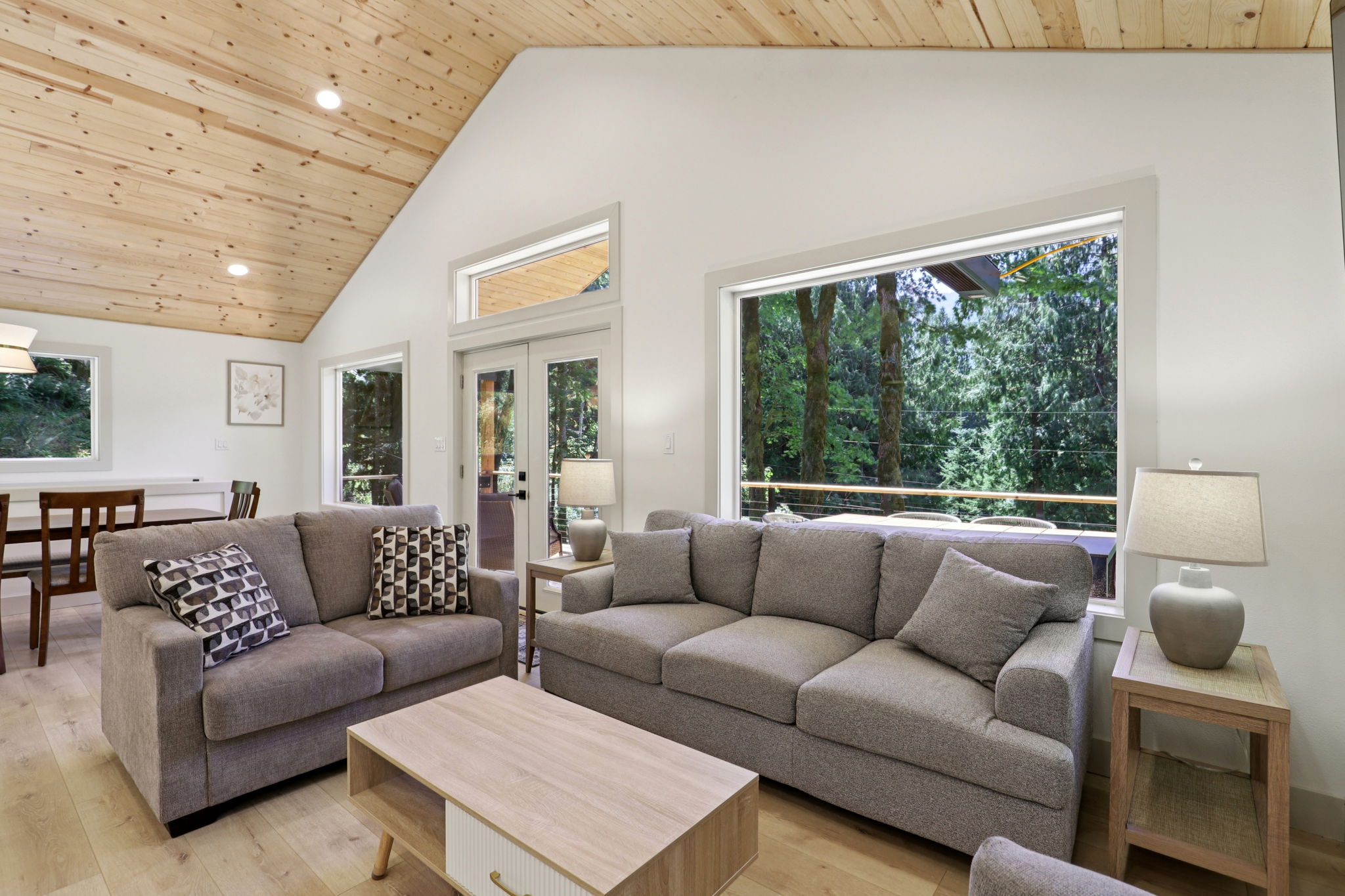 E Henry Creek Rd-S3110-023