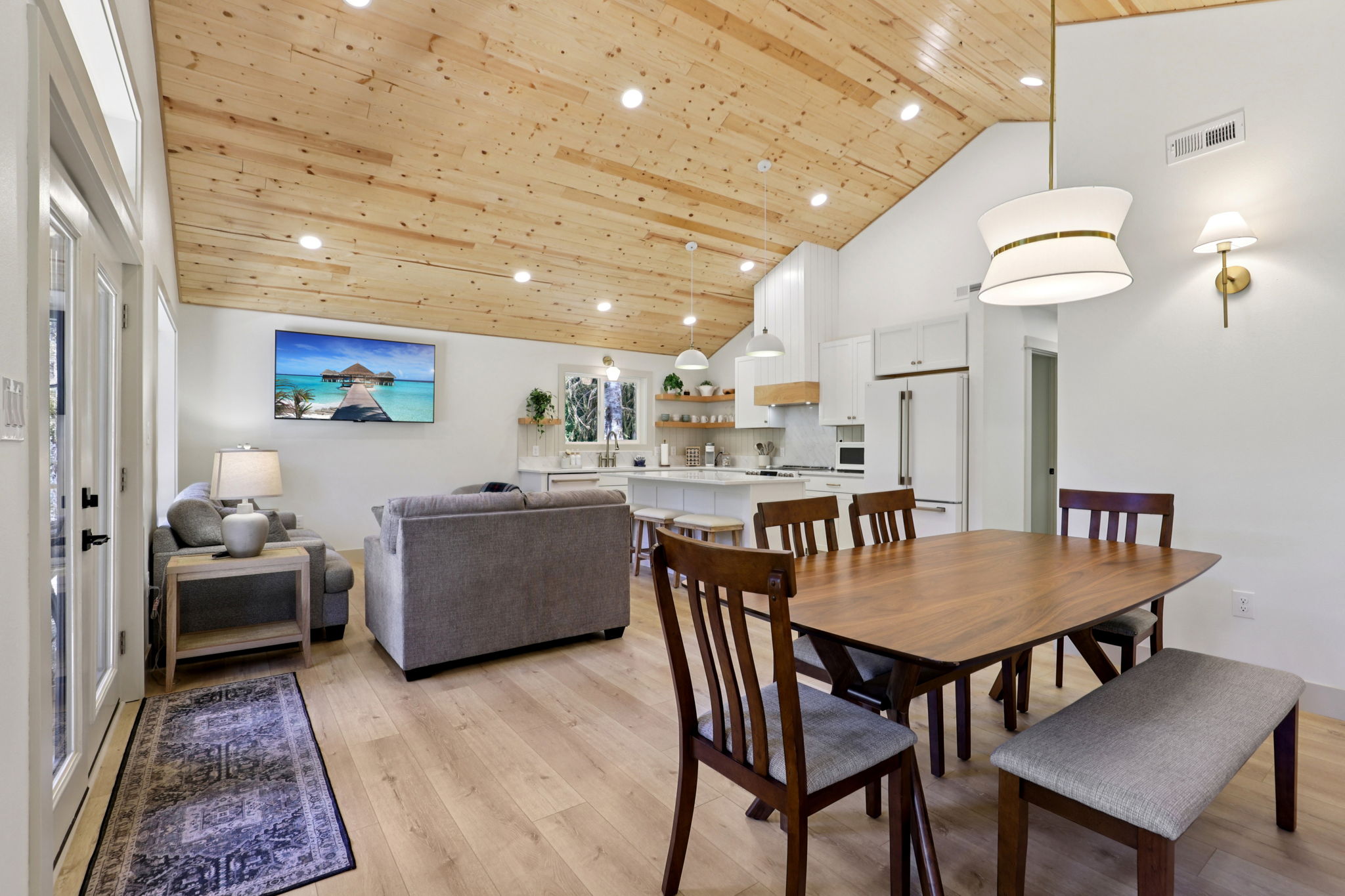 E Henry Creek Rd-S3110-029