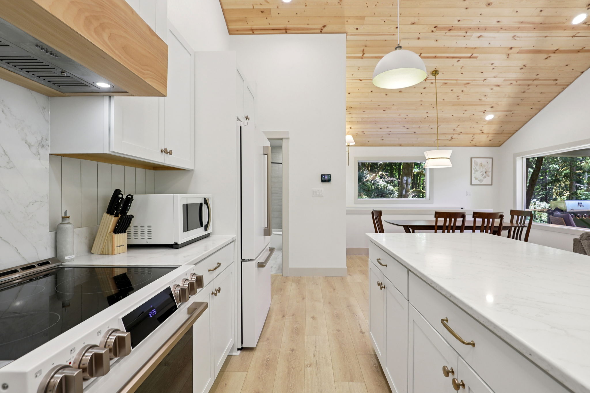 E Henry Creek Rd-S3110-037