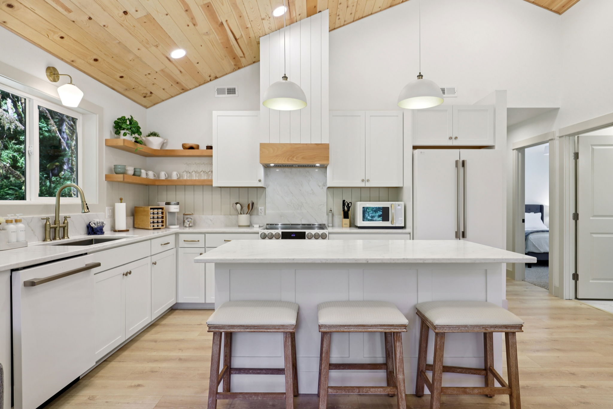 E Henry Creek Rd-S3110-039