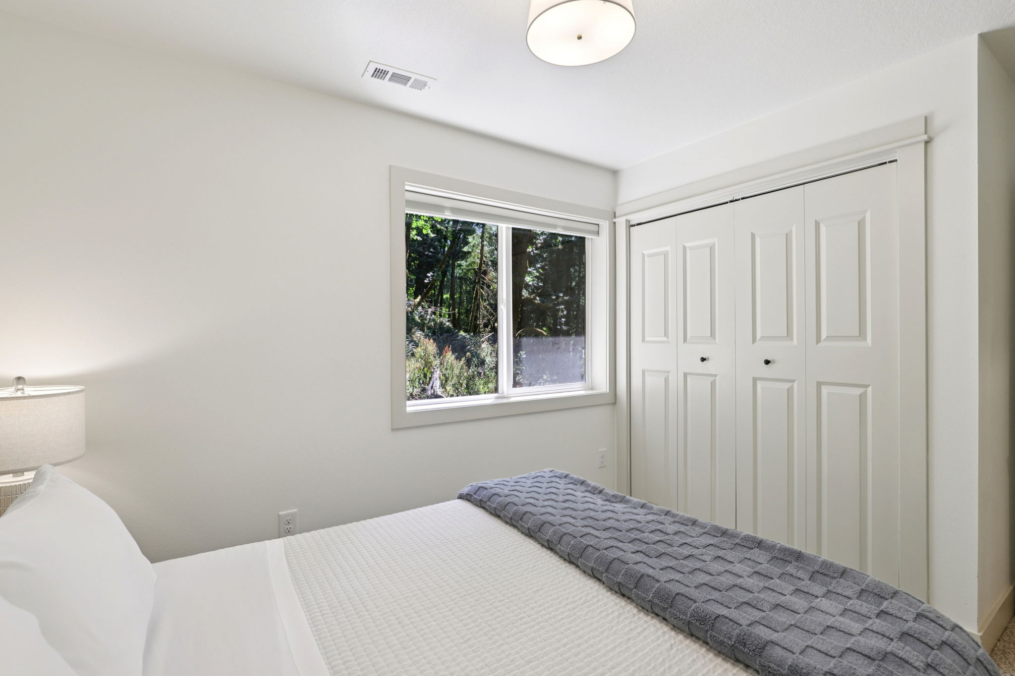 E Henry Creek Rd-S3110-058