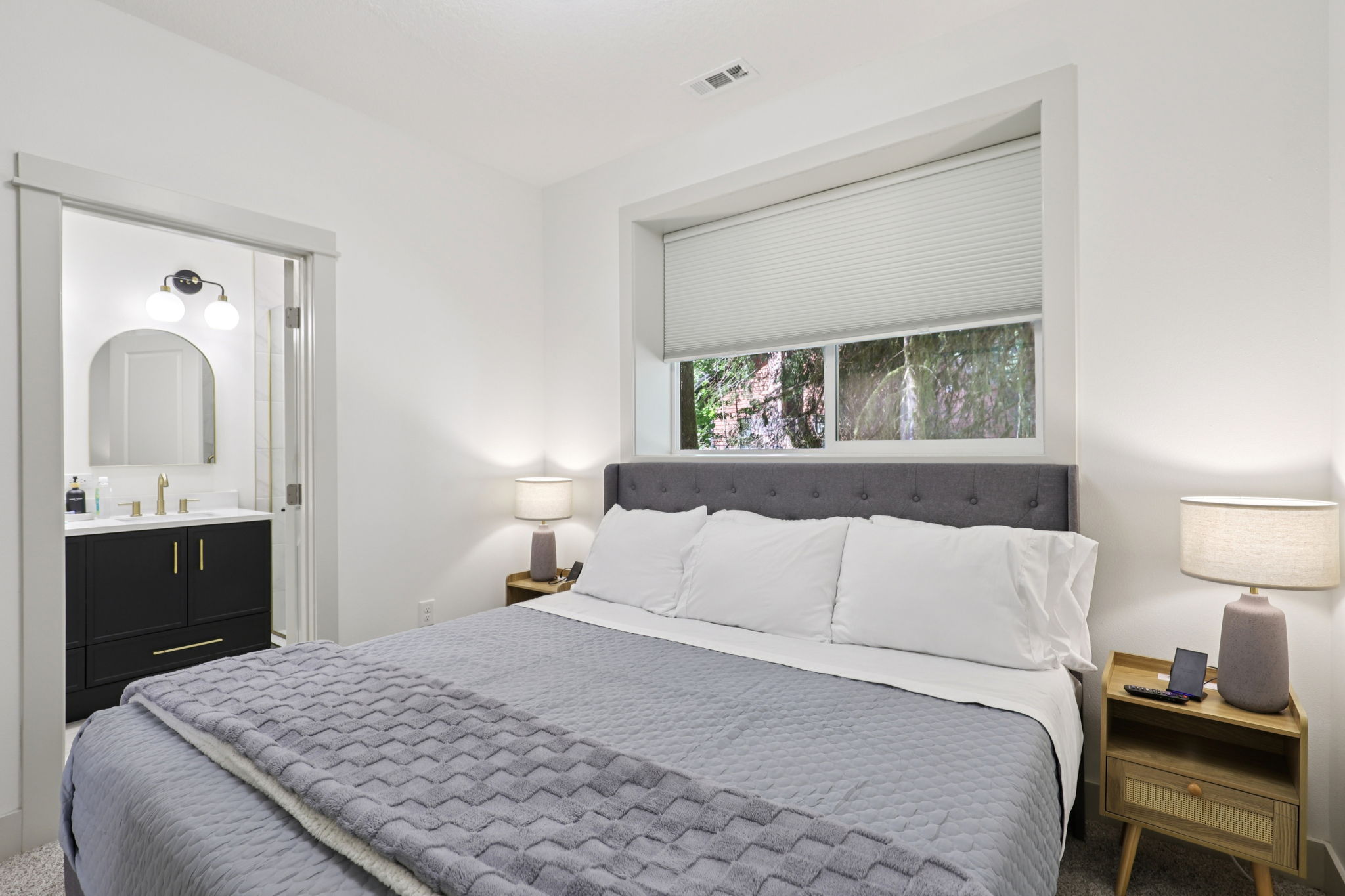 E Henry Creek Rd-S3110-060