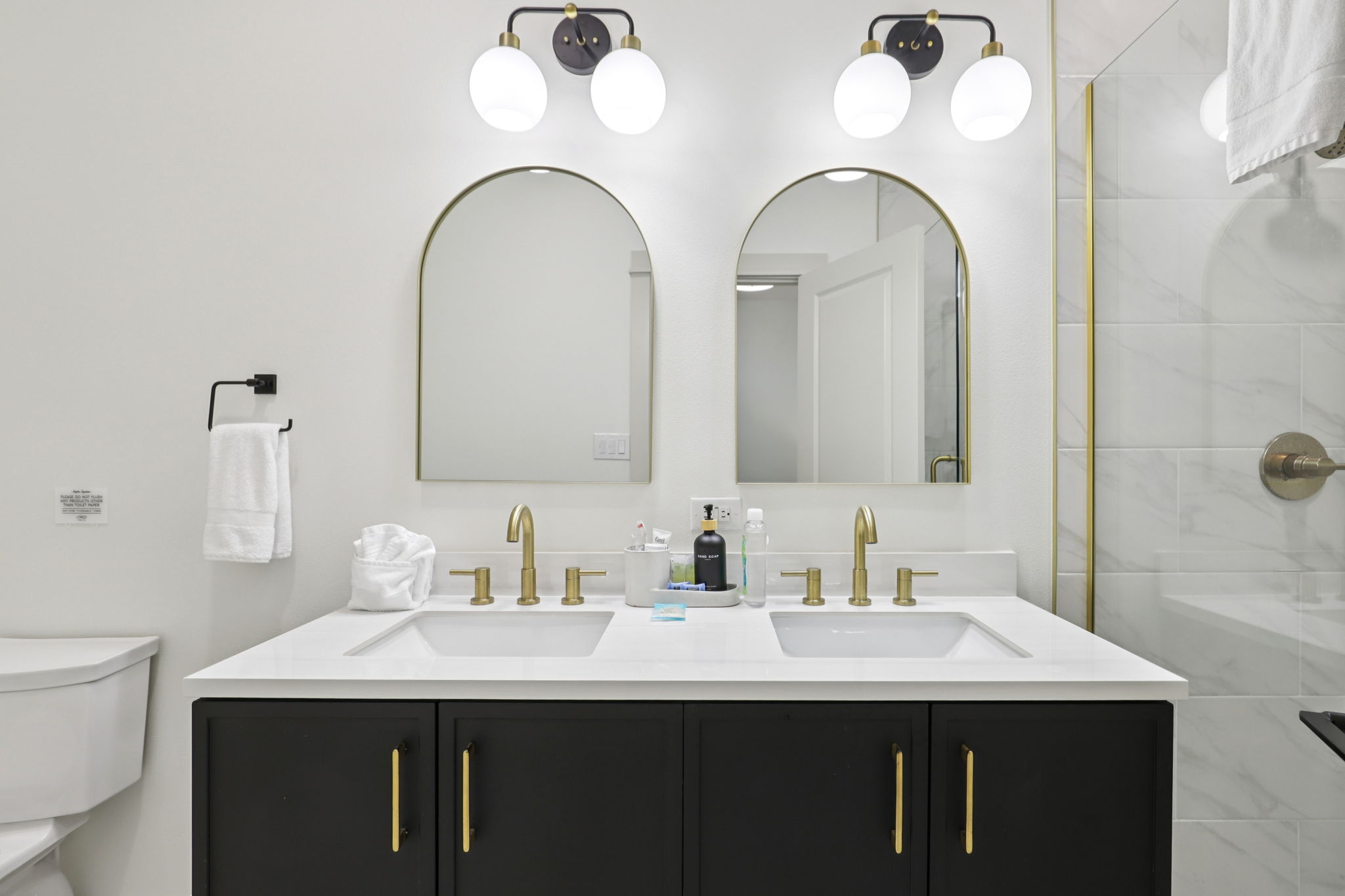 E Henry Creek Rd-S3110-062