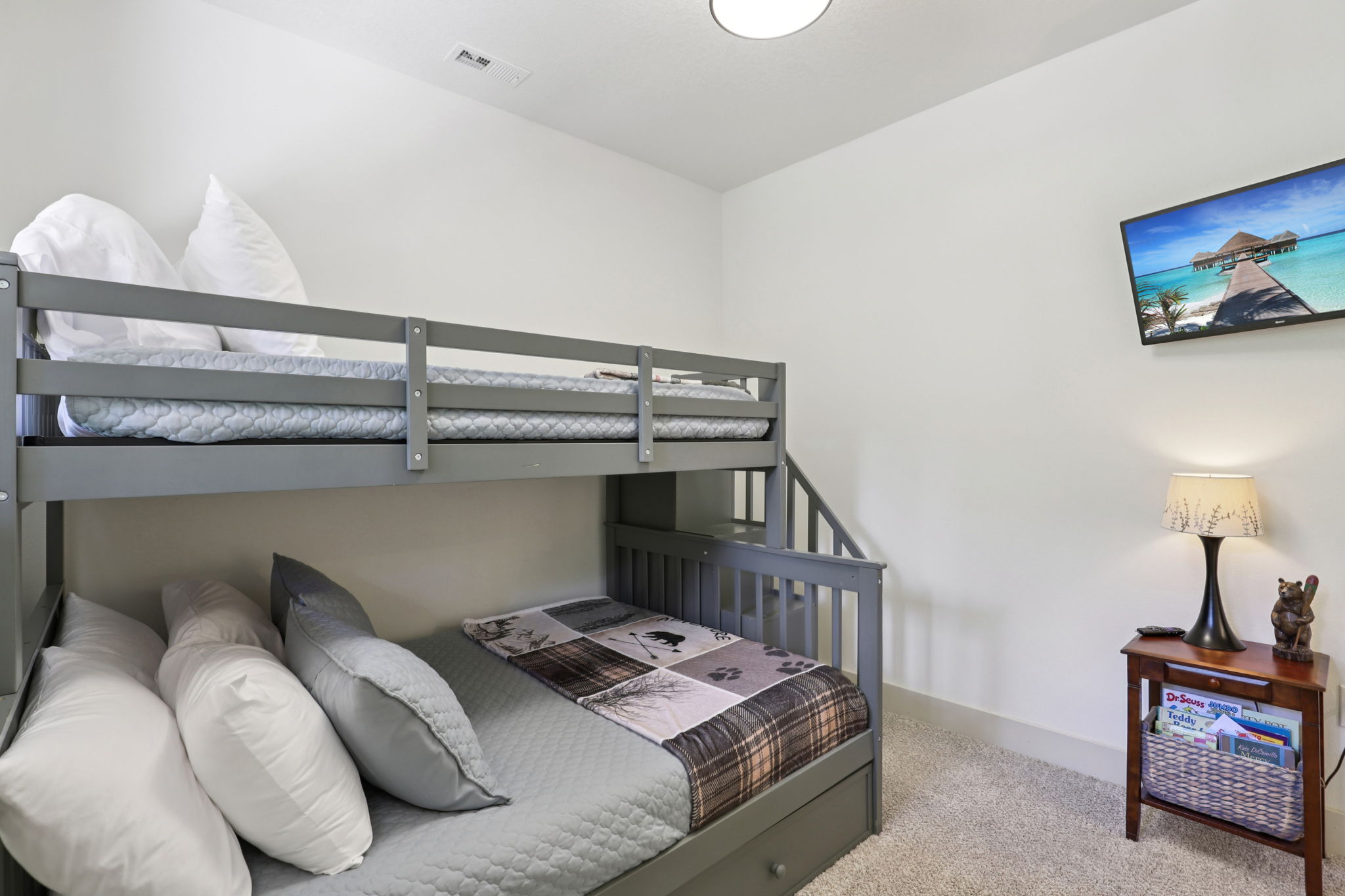 E Henry Creek Rd-S3110-067