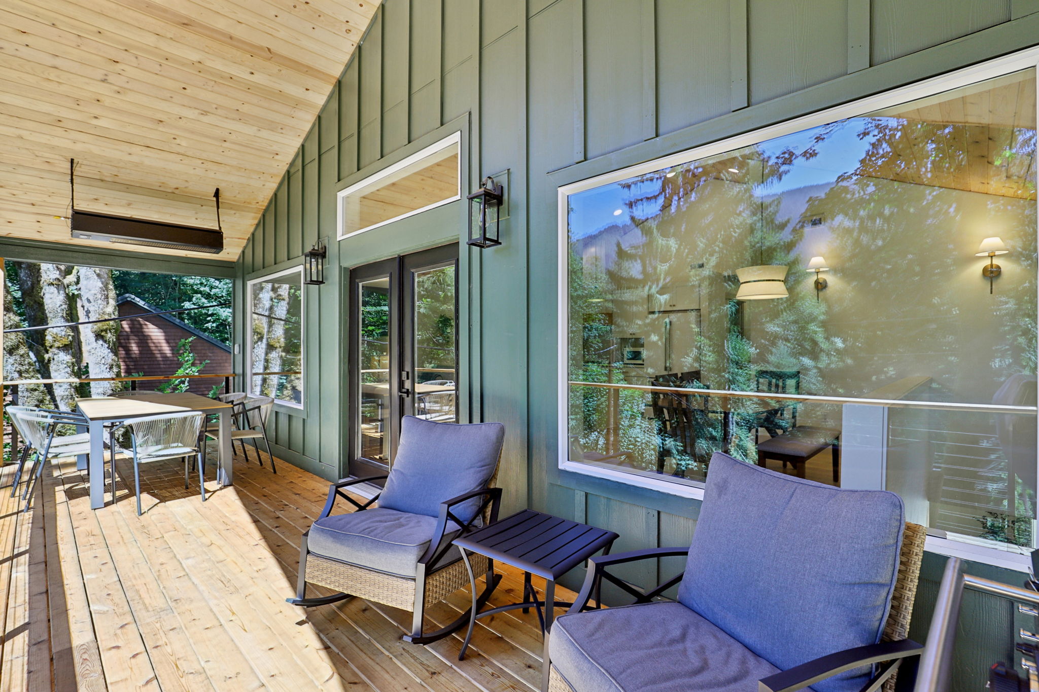 E Henry Creek Rd-S3110-068