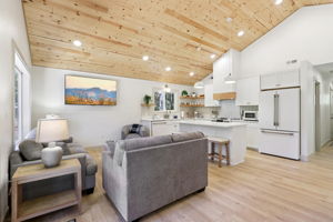 E Henry Creek Rd-S3110-020