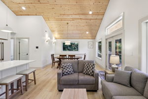 E Henry Creek Rd-S3110-024