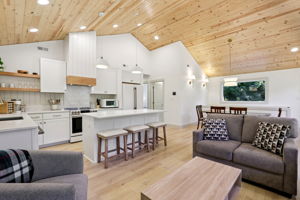 E Henry Creek Rd-S3110-025