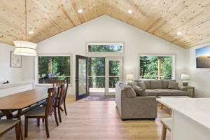 E Henry Creek Rd-S3110-027