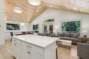 E Henry Creek Rd-S3110-031