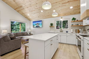 E Henry Creek Rd-S3110-035