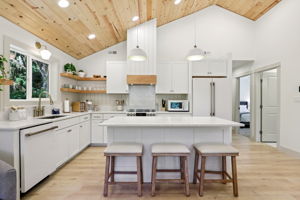 E Henry Creek Rd-S3110-038