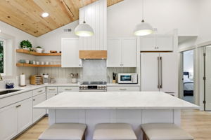 E Henry Creek Rd-S3110-040