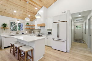 E Henry Creek Rd-S3110-042