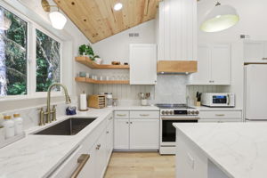 E Henry Creek Rd-S3110-045