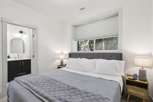 E Henry Creek Rd-S3110-060