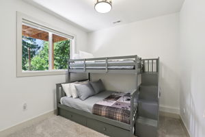 E Henry Creek Rd-S3110-066