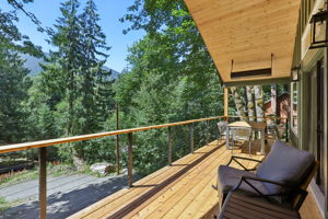 E Henry Creek Rd-S3110-069