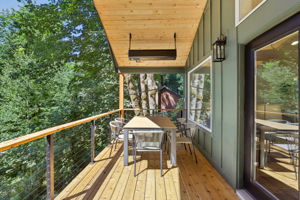 E Henry Creek Rd-S3110-070