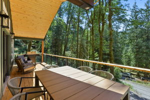 E Henry Creek Rd-S3110-071