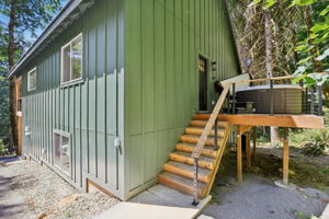 E Henry Creek Rd-S3110-075