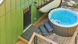 E Henry Creek Rd-S3110-090