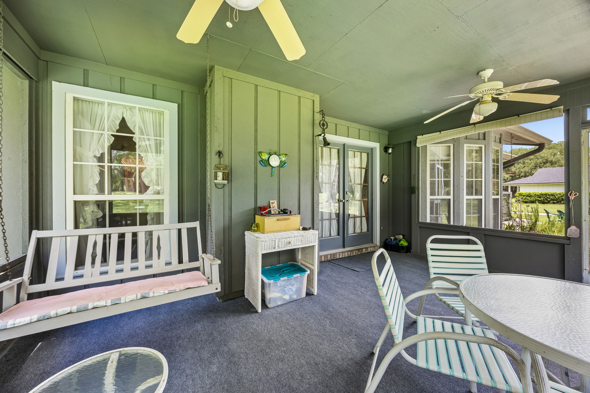 Screened-in Porch
