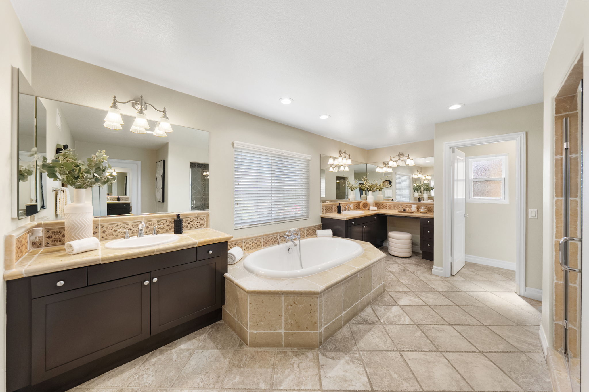  Photo 54