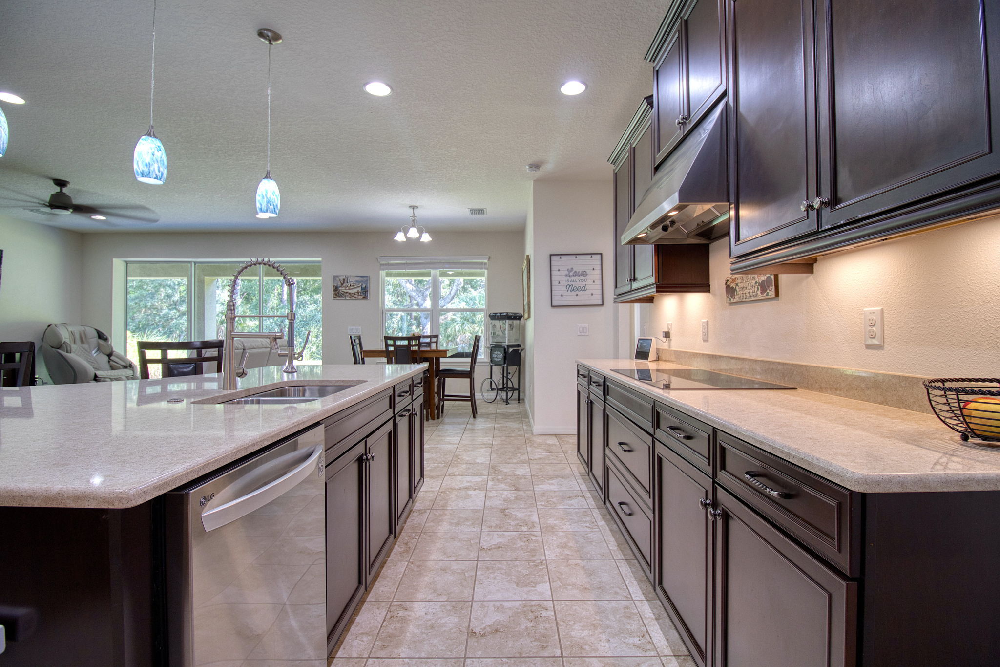 Gorgeous, Luxurious Kitchen