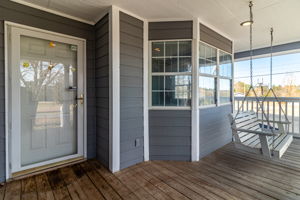 Front Porch/Entrance