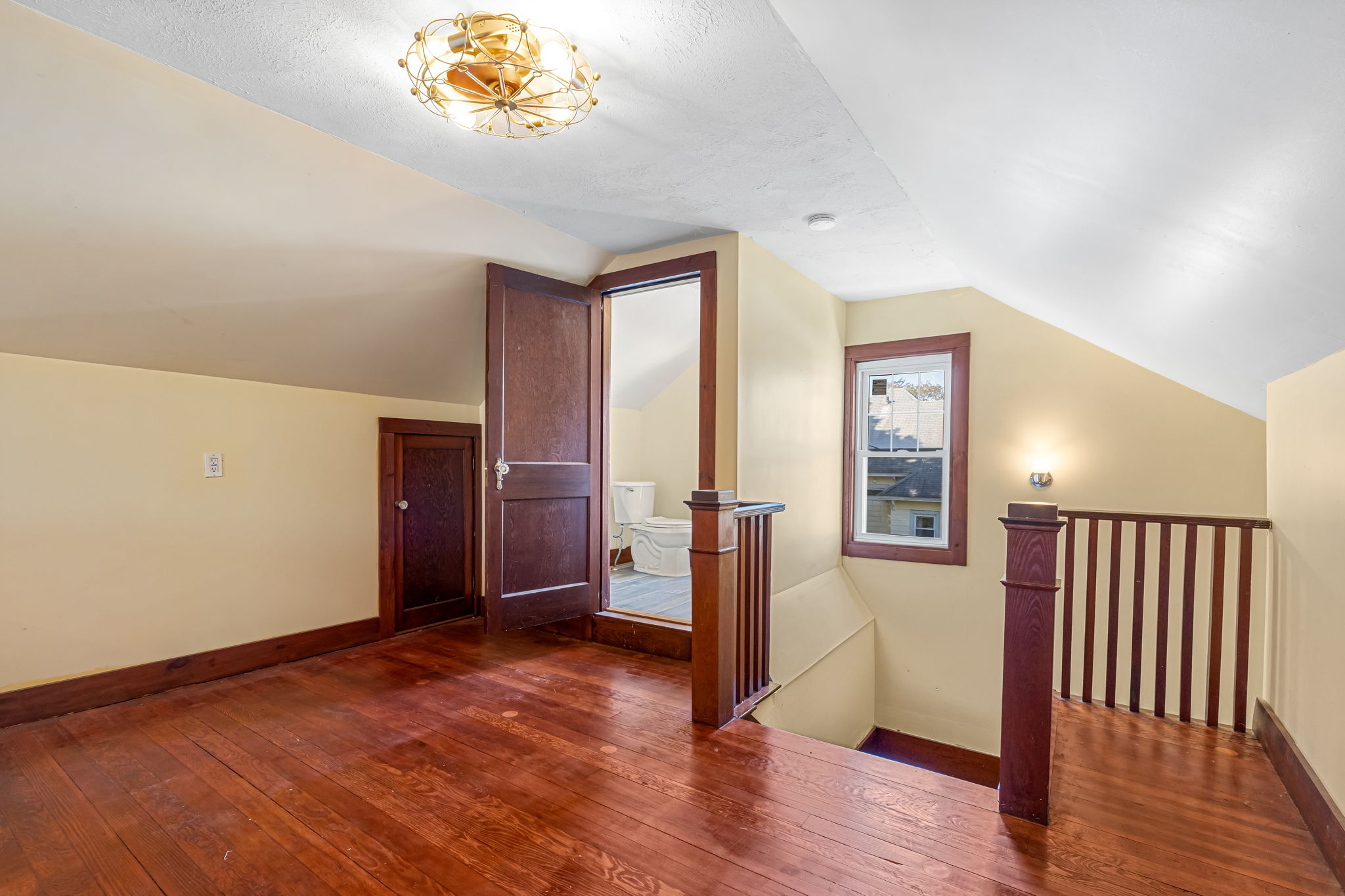 Third Floor 4 - 269 Orange Street