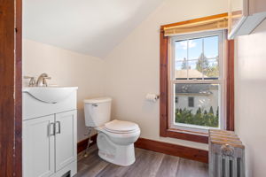 1/2 Bathroom - 269 Orange Street