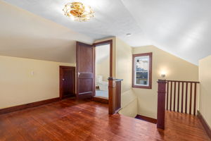 Third Floor 4 - 269 Orange Street