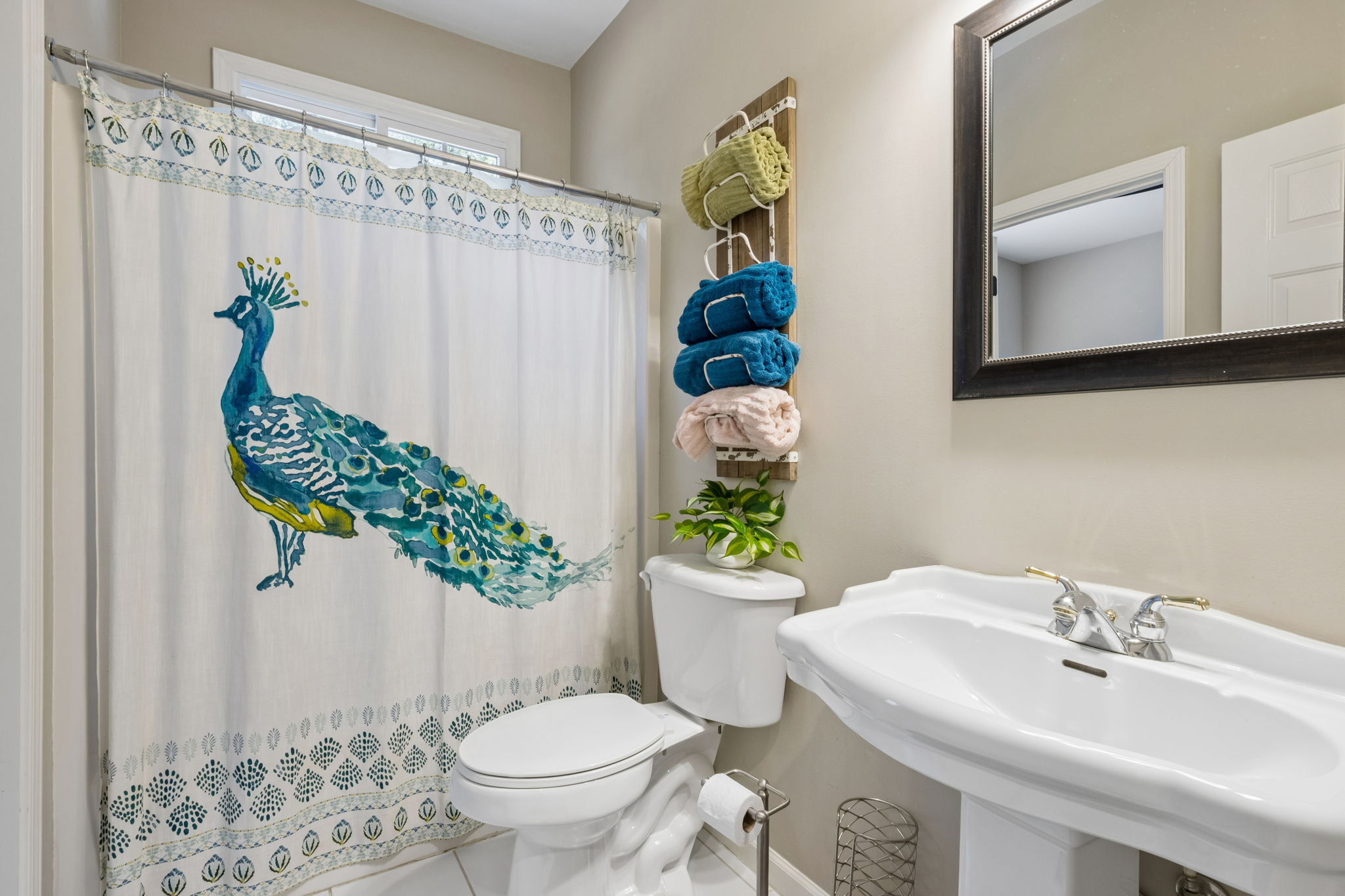 Full Bathroom on Main Floor