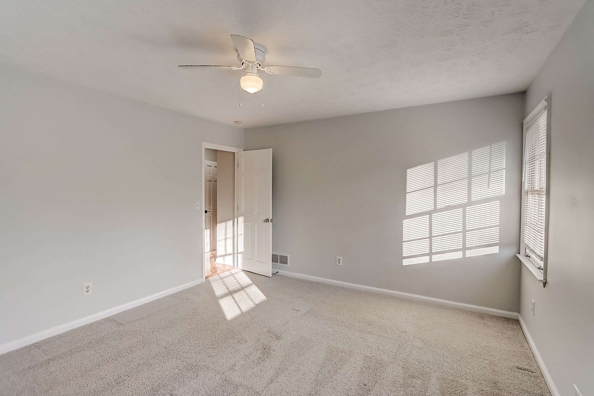 Fieldstone Dr SE-033