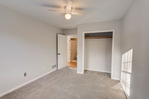 Fieldstone Dr SE-026