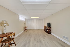  Photo 49