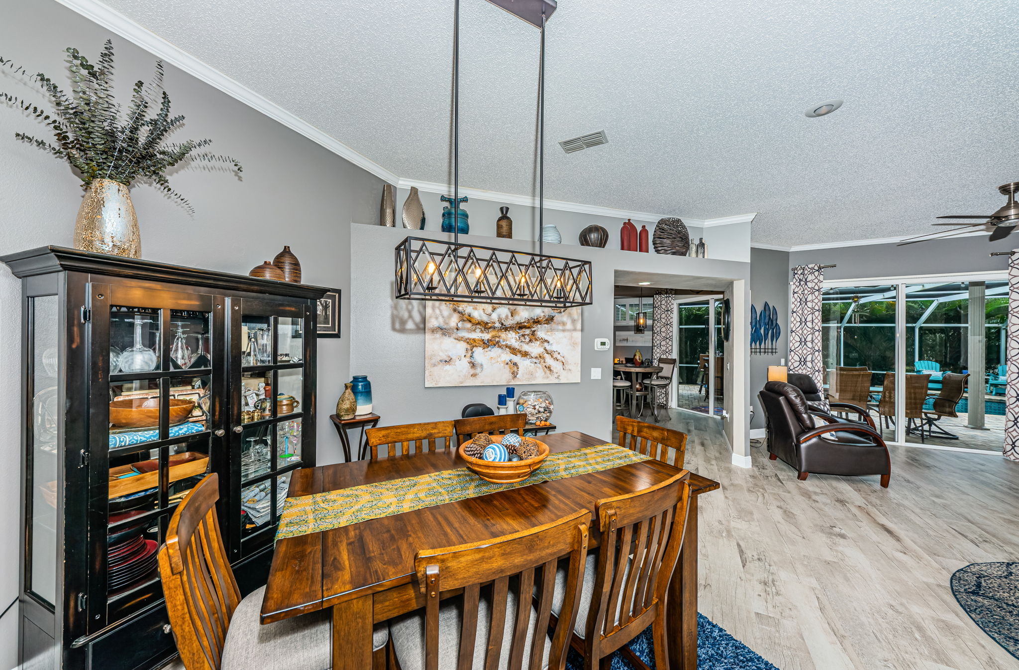 Dining Room 2-2-2