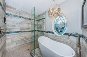 Primary Bathroom 1b-2