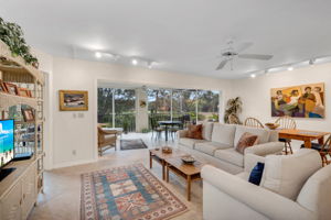 Living View 2