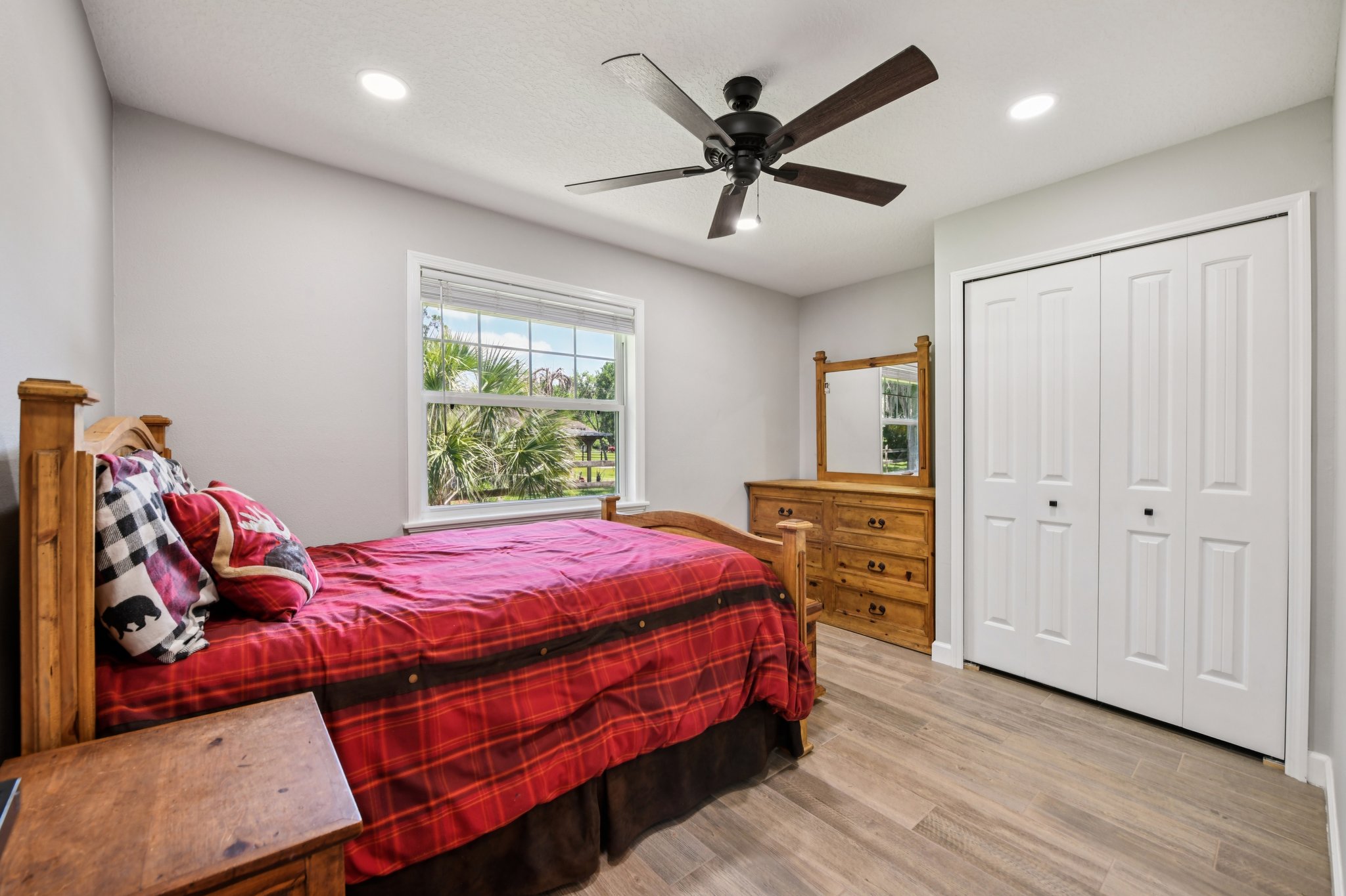 Holiday Woods Dr-S1504-021.jpg